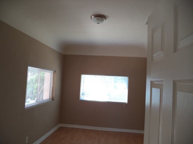 Building Photo - 3334 Drew St