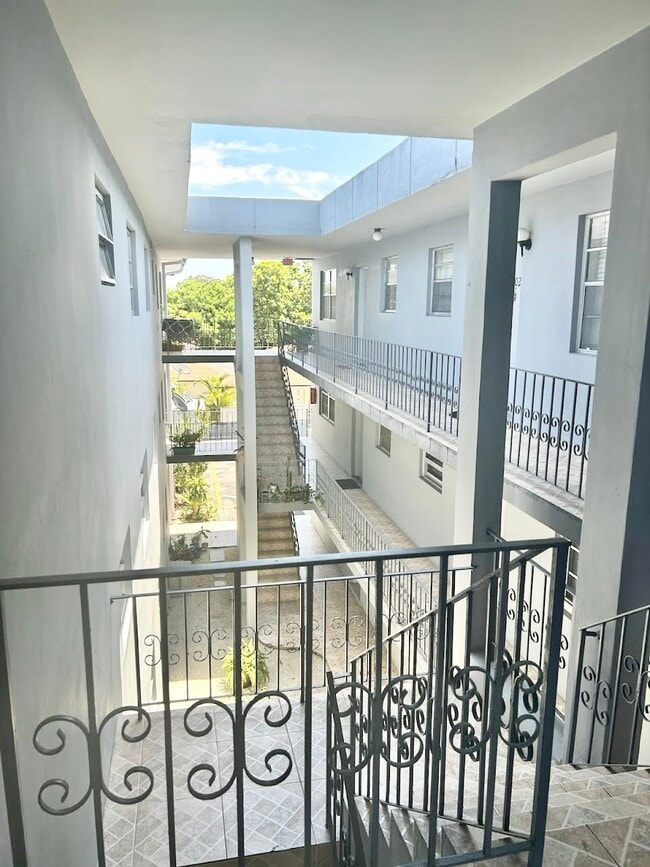 Building Photo - 5100 W Flagler St