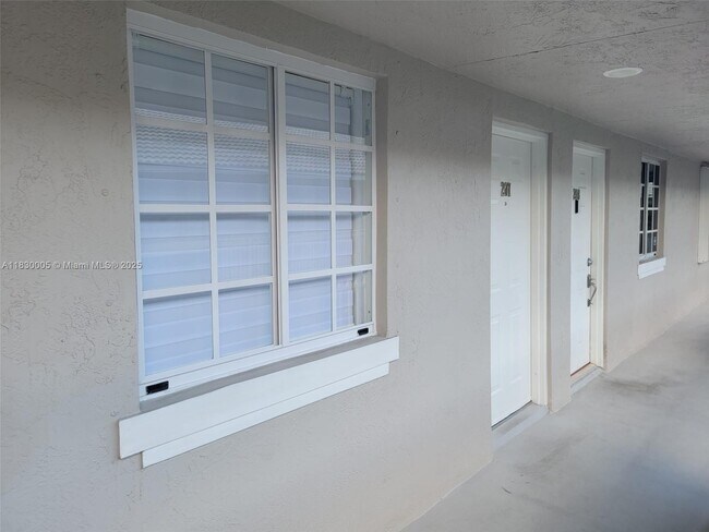 Building Photo - 8360 NW 103rd St