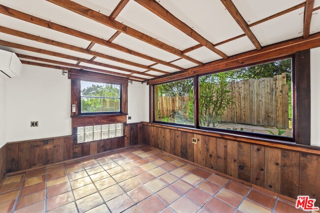 Building Photo - 1403 Avon Park Terrace