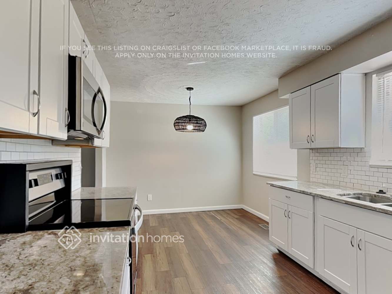 Building Photo - 2853 S Bahama St