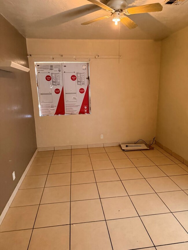 Building Photo - 1 Bedroom End Unit on a Corner Lot