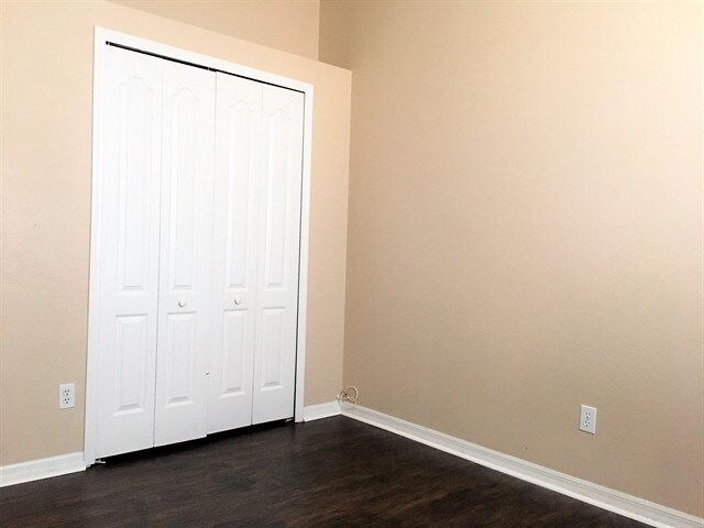 Building Photo - 443 Sand Ridge Dr