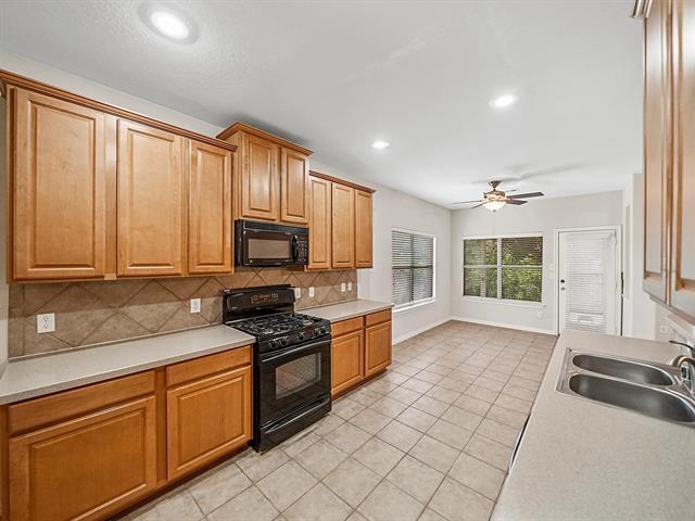 Building Photo - 2861 Laurel Oak Dr