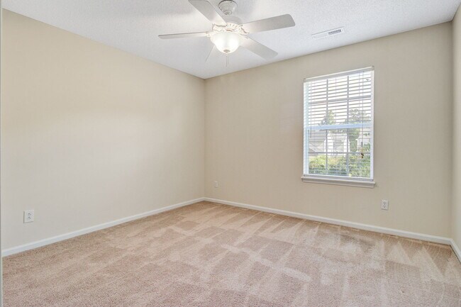 Building Photo - 5135 Ballantine Dr