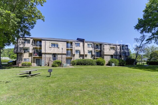 Building Photo - Briargate Condo