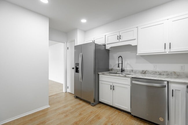 Building Photo - 2 Bedroom 2 Bath in Northshore