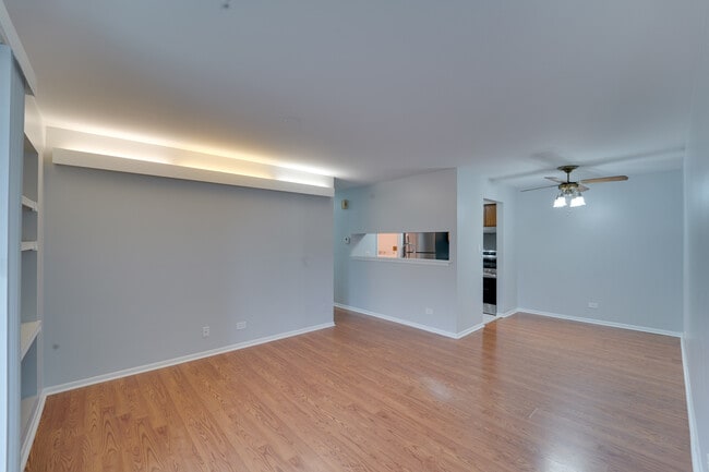 Building Photo - 365 Grissom Ct