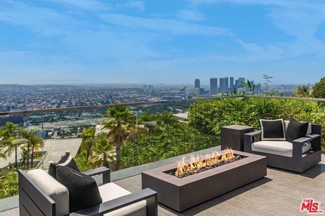 Building Photo - 1474 Blue Jay Way