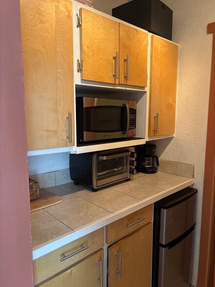 Building Photo - 75-5776-5776 Kuakini Hwy