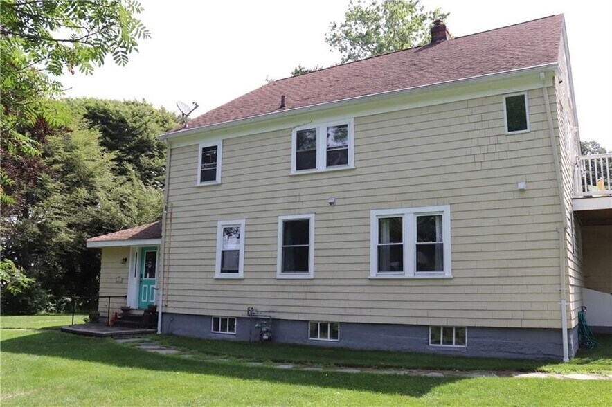 Building Photo - 140 Maple Ave