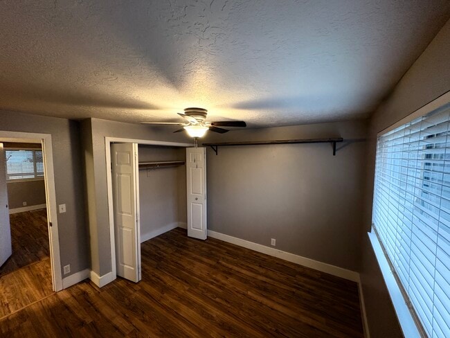 Building Photo - 1405 E Bergeson St