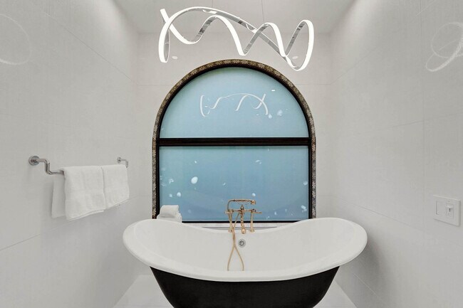 Building Photo - 614 Poinciana Dr