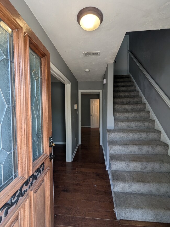 Building Photo - 12 Admiral Ct