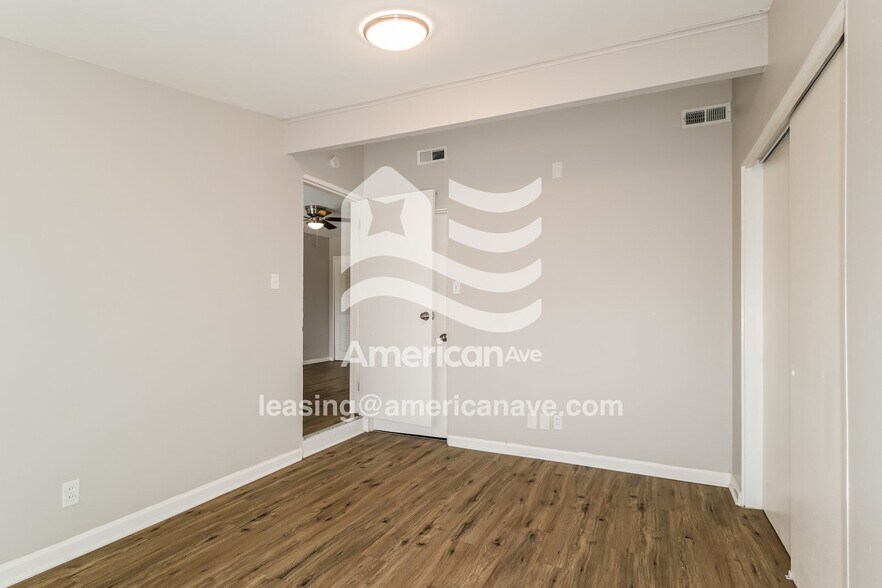 Building Photo - 690 Loyola Dr