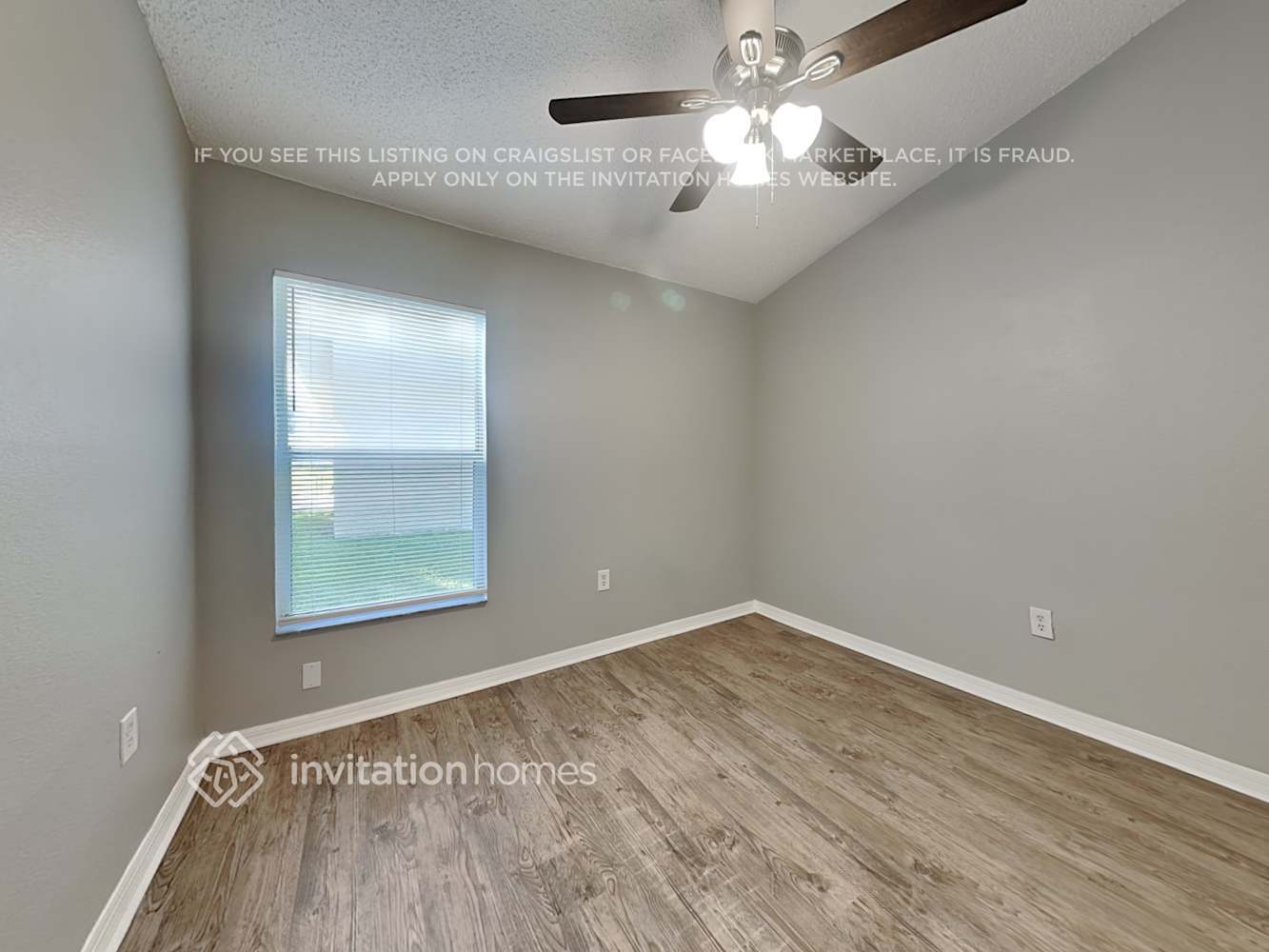Building Photo - 334 Thomasdale Ave