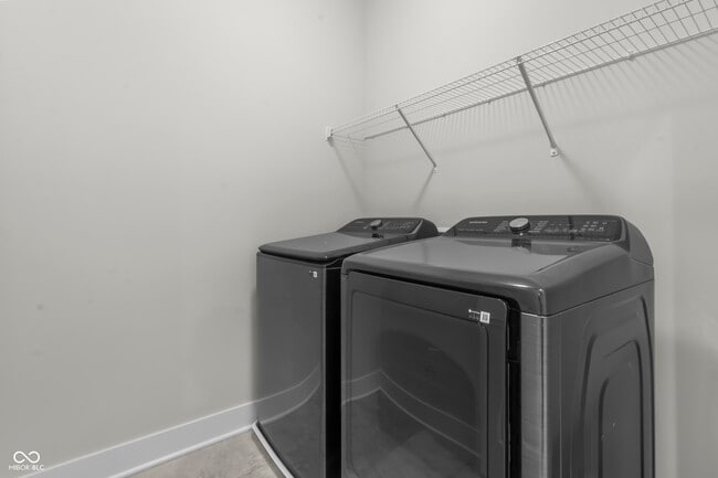 Building Photo - 812 Kinzer Ave