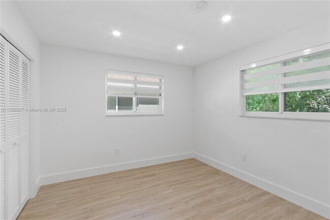 Building Photo - 1561 Alcala Ave