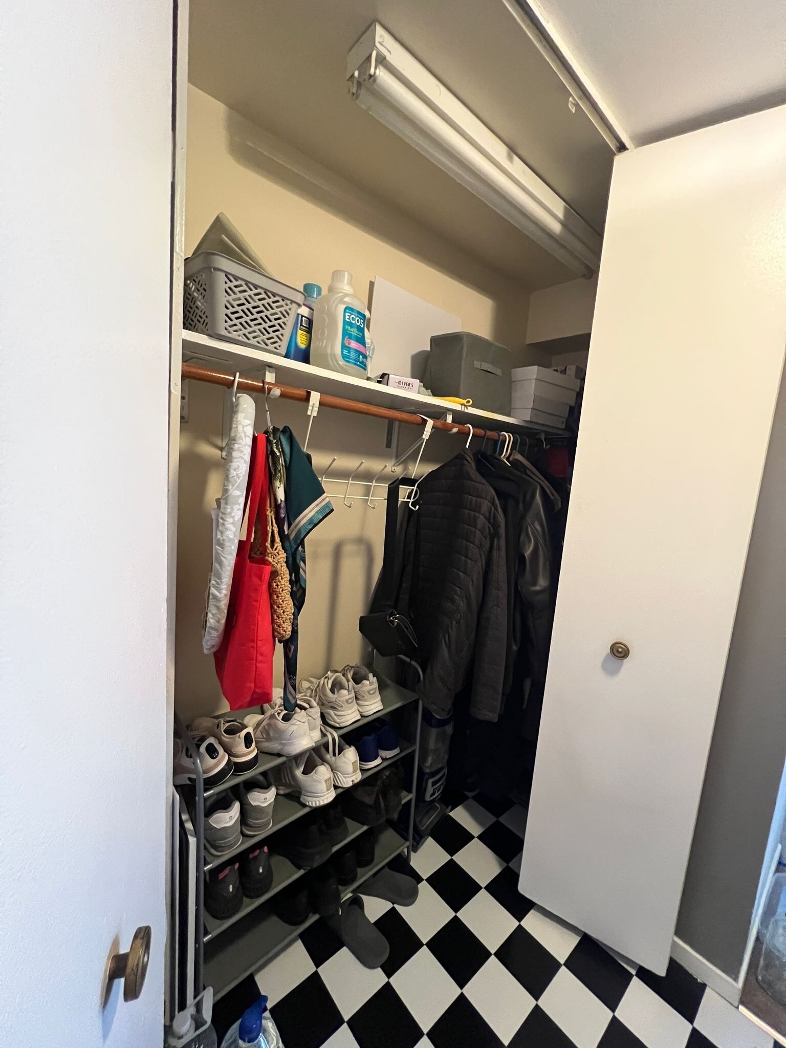 Ample Hall Closet - 4343 N CLARENDON Ave
