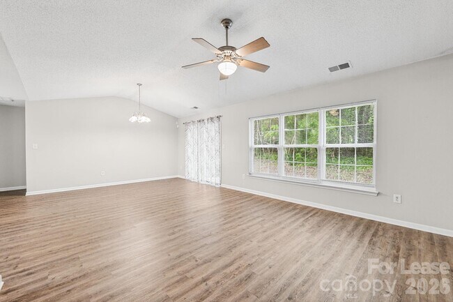 Building Photo - 145 English Hills Dr