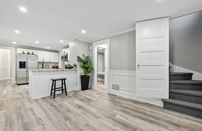 Building Photo - 214 Greene St