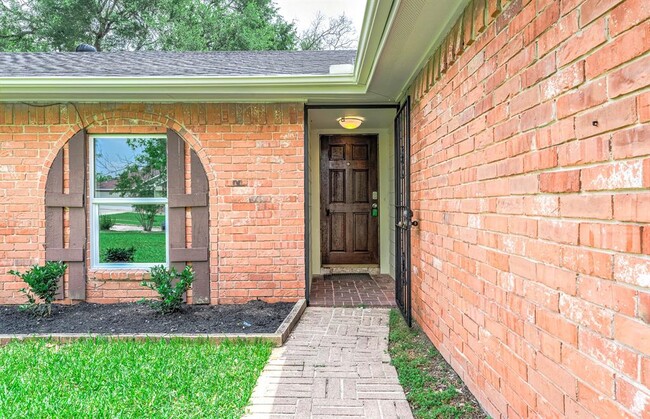 Building Photo - 519 Fawnwood Dr