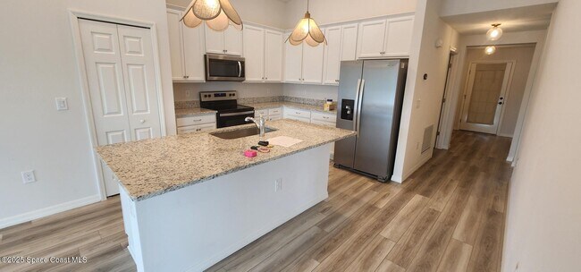 Building Photo - 586 Cooper Ct