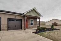 Building Photo - 2 Bedroom 1 car garage