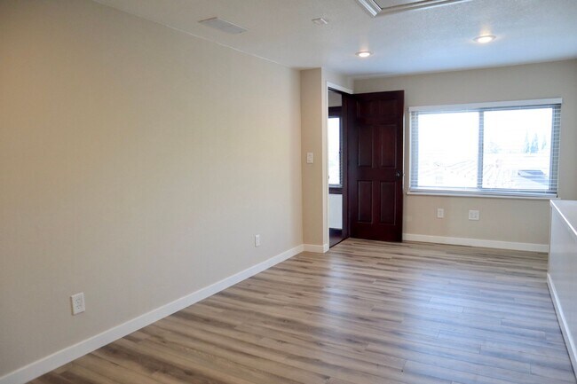 Building Photo - 35754 Mission Blvd