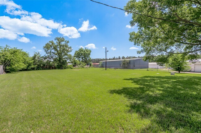 Building Photo - 2303 TX-19