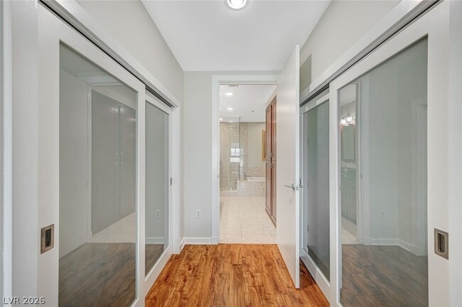 Building Photo - 4575 Dean Martin Dr