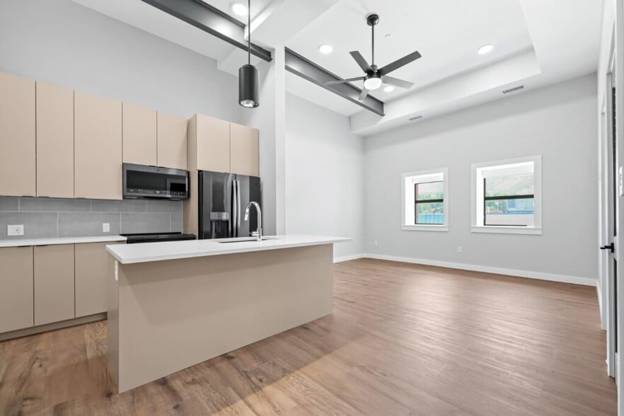 Primary Photo - The Avenue Lofts Golden