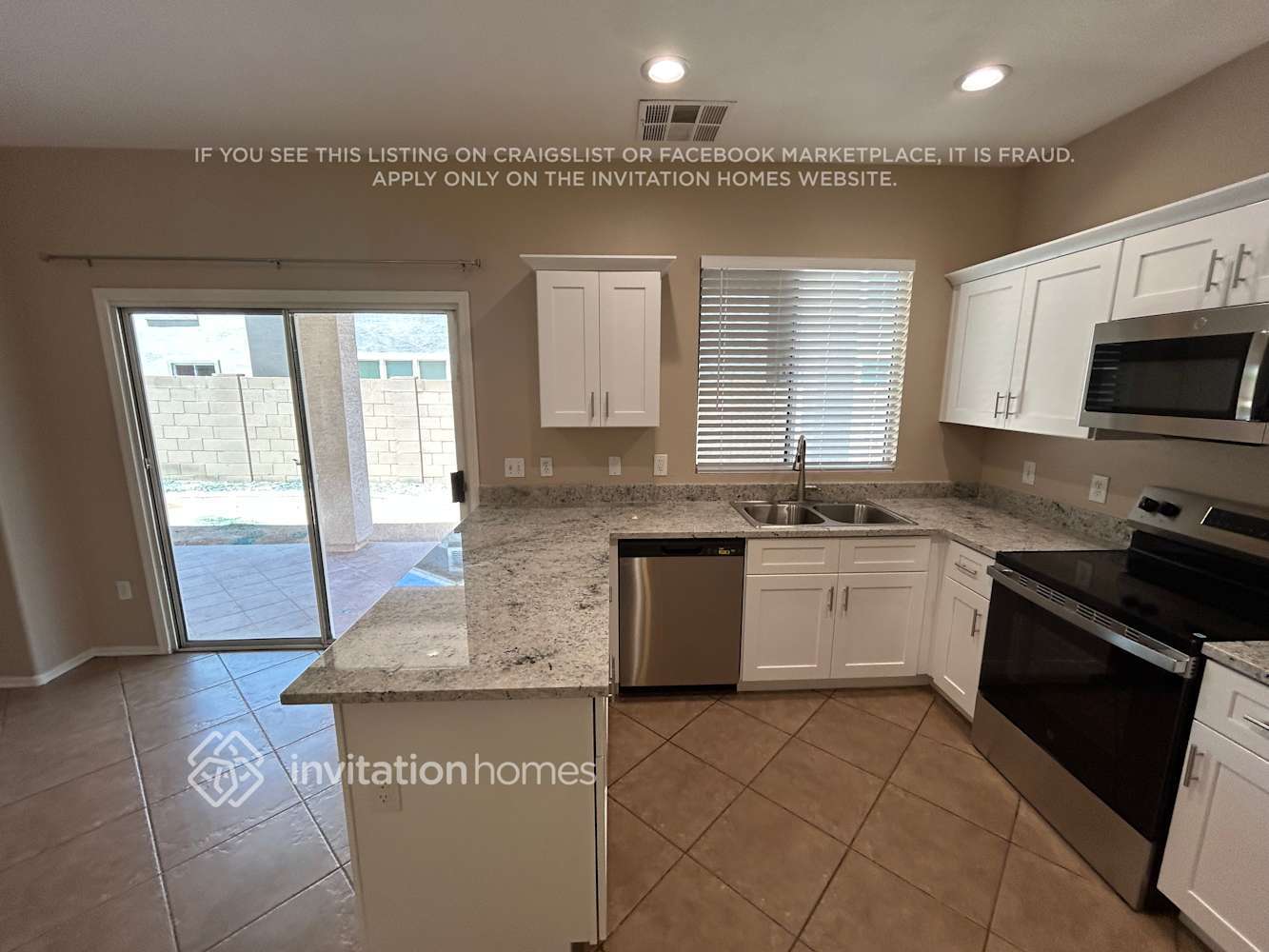 Building Photo - 12170 W Yavapai Ln