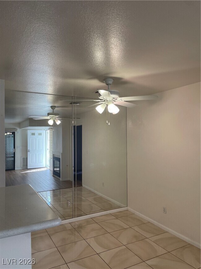 Building Photo - 4877 S Torrey Pines Dr