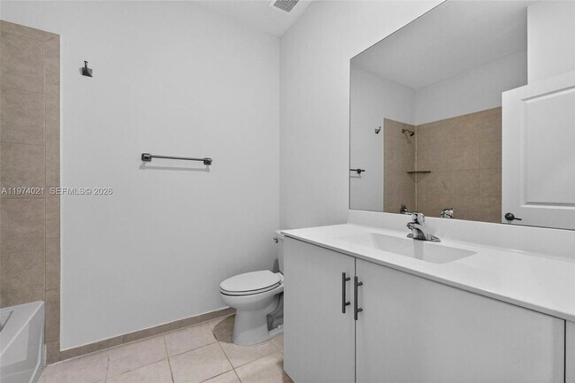 Building Photo - 2619 SE 11th St