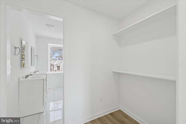 Building Photo - 1824 N 28th St
