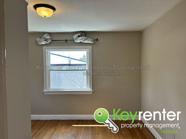 Building Photo - 620 S 34th St