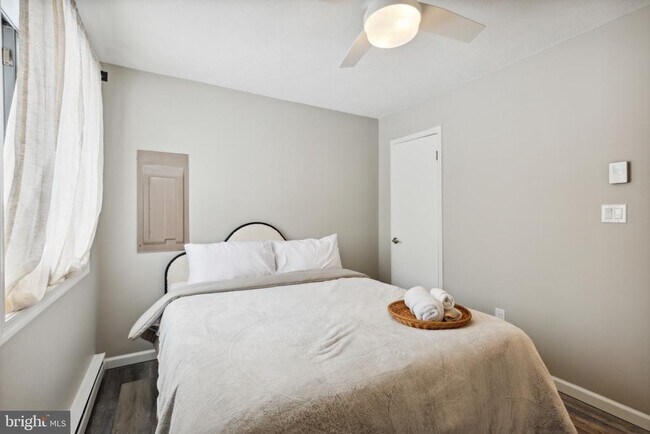 Building Photo - 20 Iowa Rd