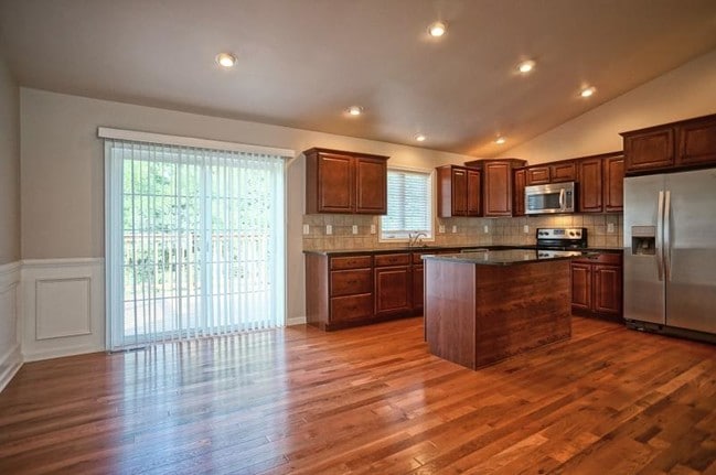 Building Photo - 15 Scarlet Oak Dr