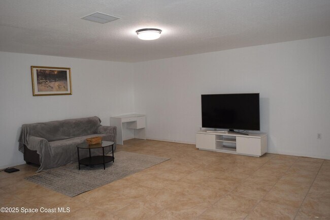 Building Photo - 501 Tortuga Way