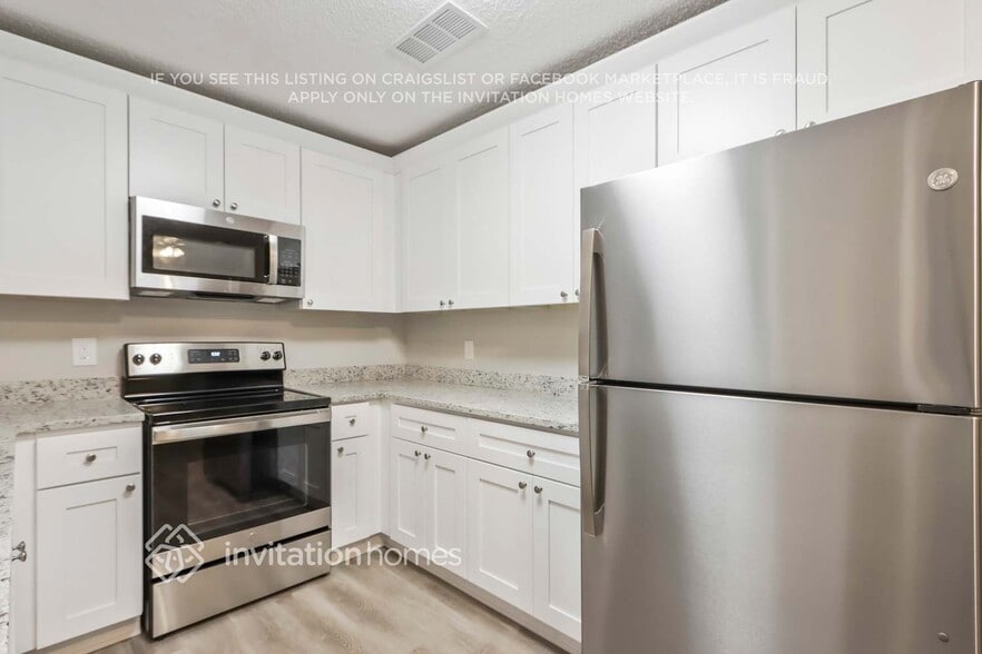 Building Photo - 3382 Saxony Way