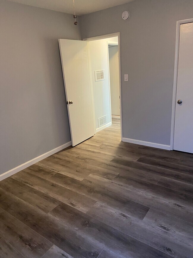 Building Photo - 12267 Magnolia Blvd