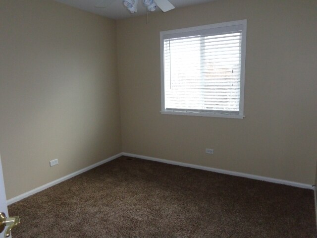 Building Photo - 2201 Oak Leaf Ln