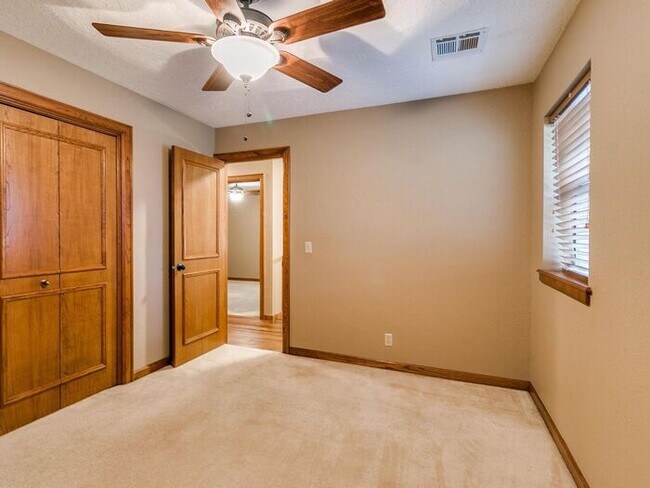 Building Photo - *Rare Find* Stunning Brookhaven 4 Bed 2.5 ...
