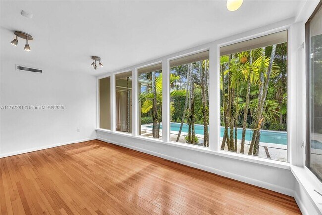 Building Photo - 7911 SW 55th Ave