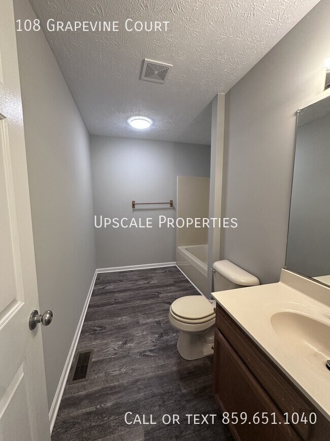 Building Photo - 108 Grapevine Ct