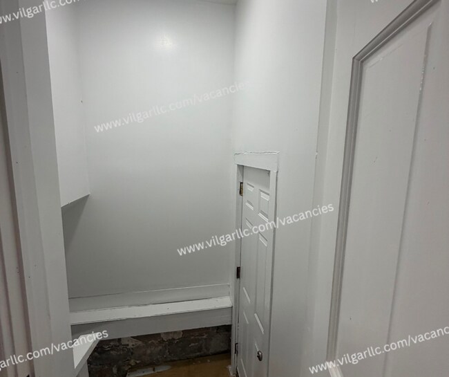 Building Photo - 2435 Diamond St