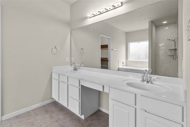 Building Photo - 3202 Dogwood Knoll Trail