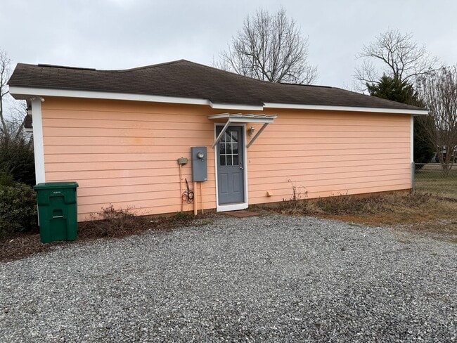 Building Photo - 1240 Ball Park Ave NE