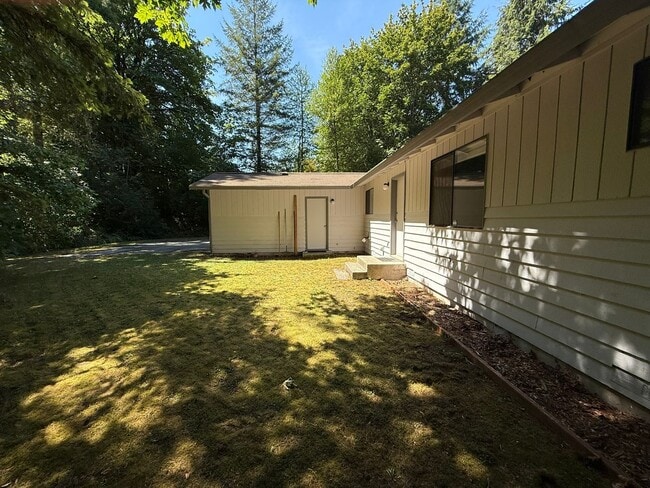 Building Photo - 2Bd/1.75Ba Issaquah Home